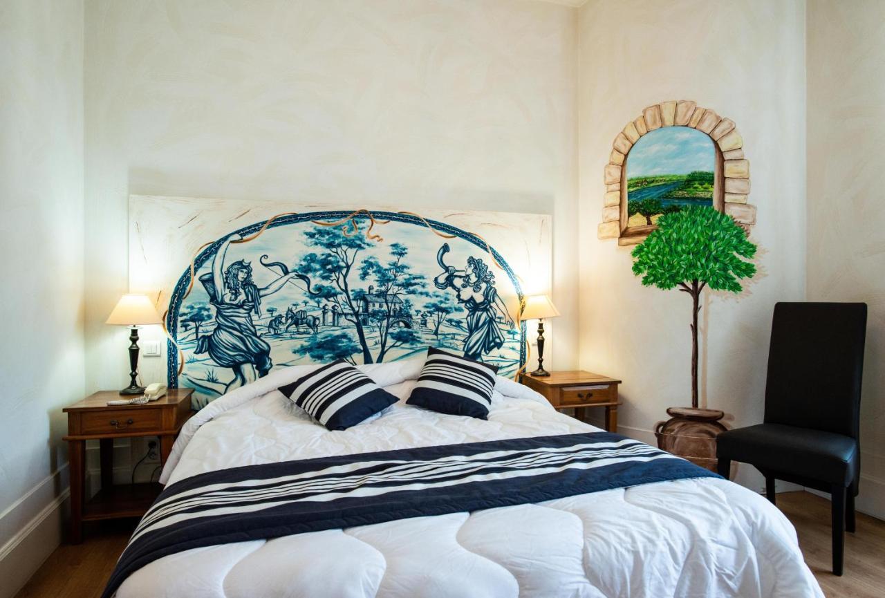 Logis Hotel De La Tour 利布尔讷 外观 照片
