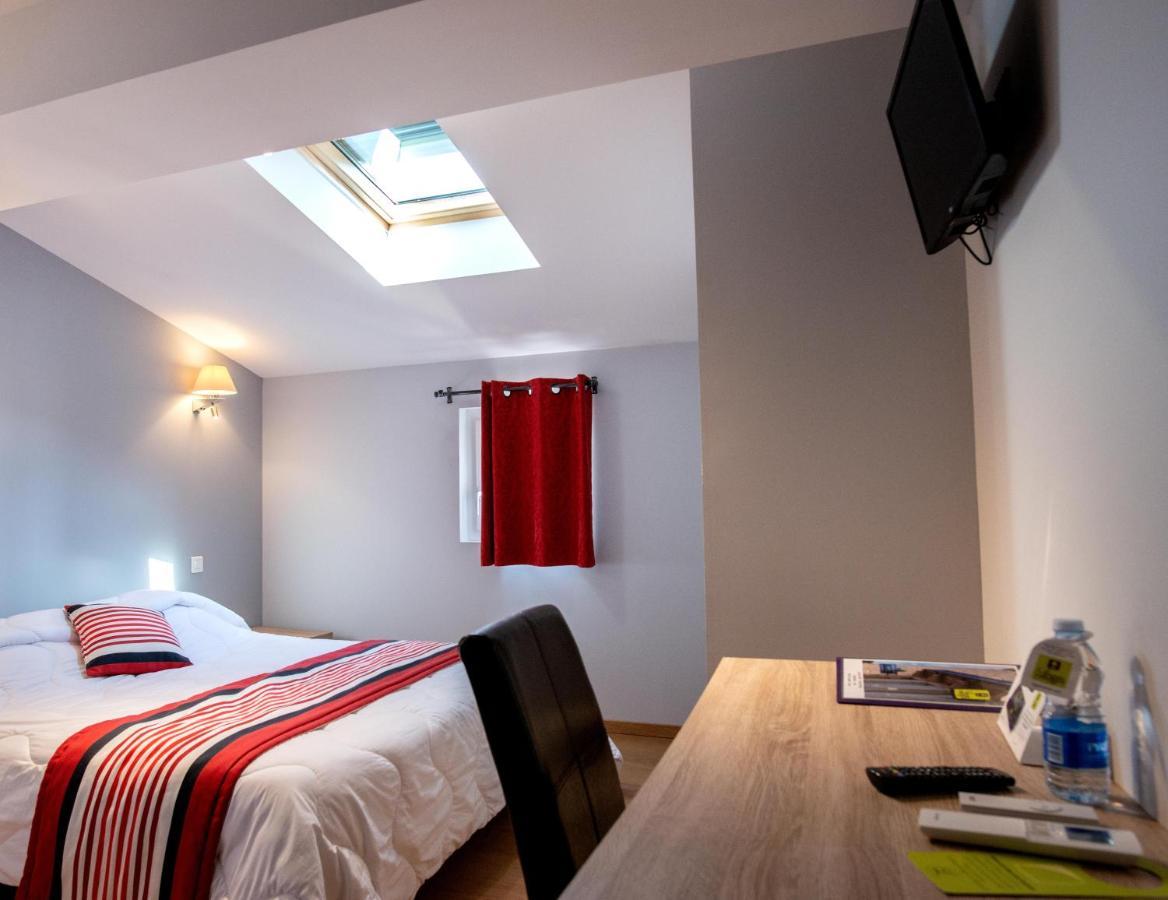 Logis Hotel De La Tour 利布尔讷 外观 照片