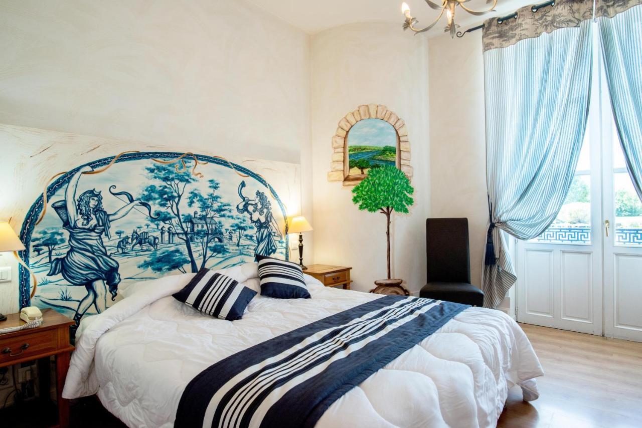 Logis Hotel De La Tour 利布尔讷 外观 照片
