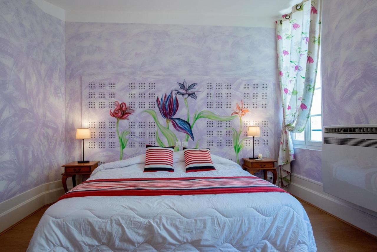 Logis Hotel De La Tour 利布尔讷 外观 照片