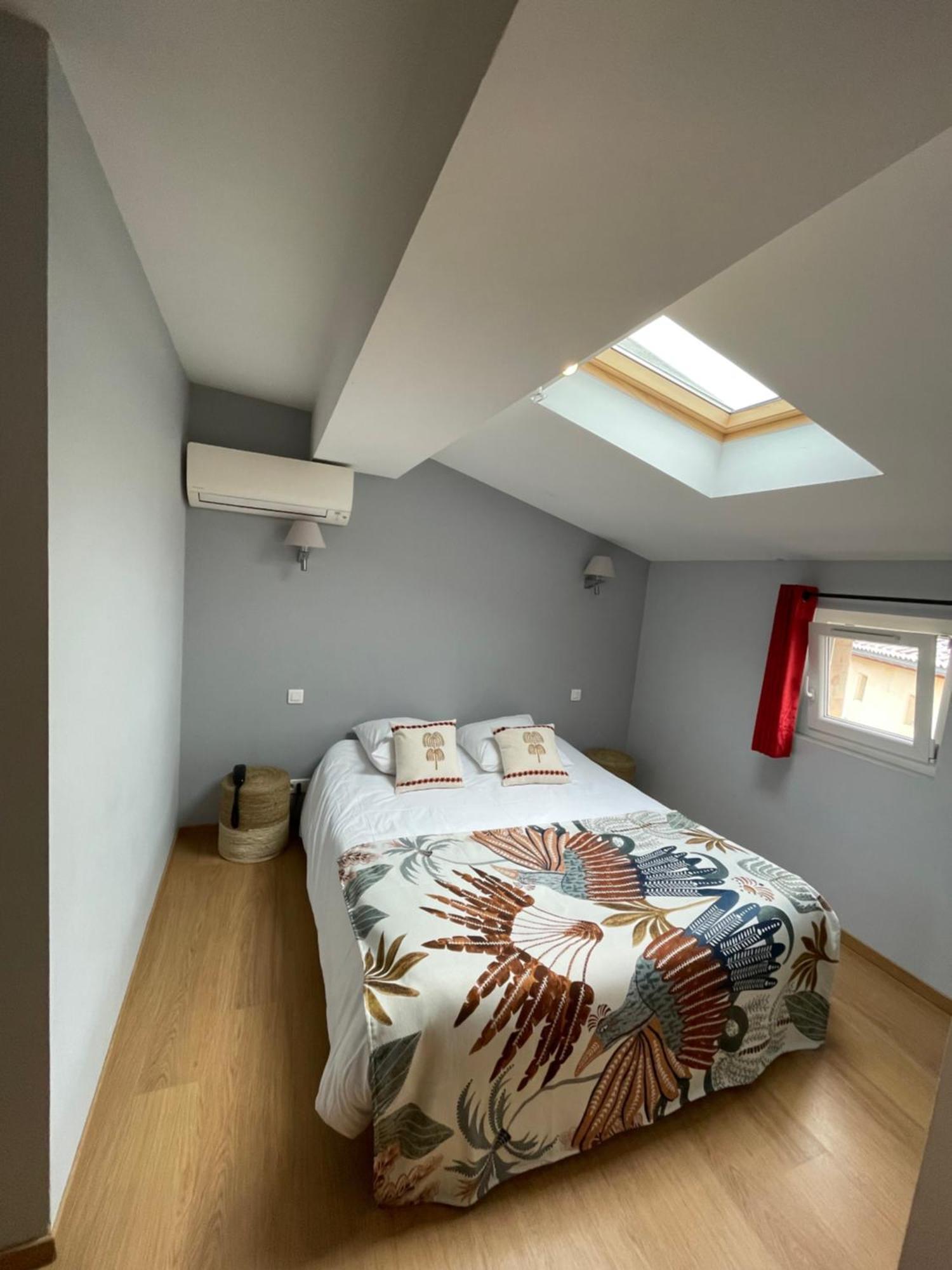 Logis Hotel De La Tour 利布尔讷 外观 照片