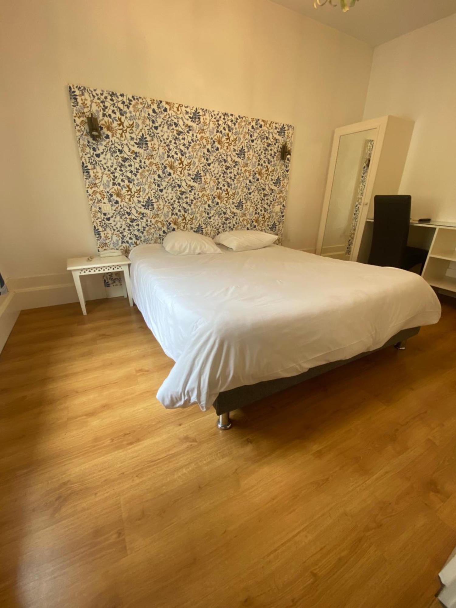 Logis Hotel De La Tour 利布尔讷 外观 照片