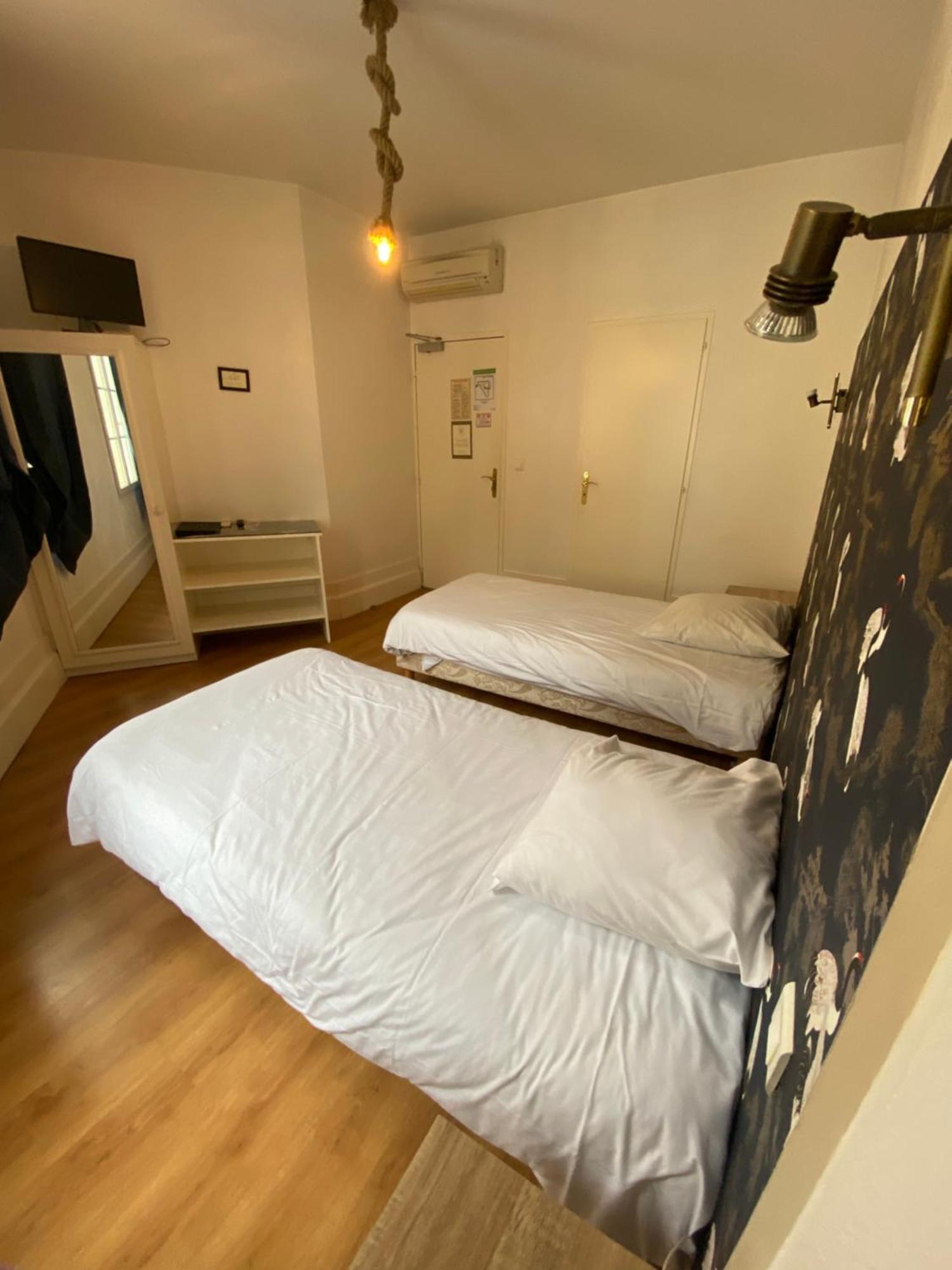 Logis Hotel De La Tour 利布尔讷 外观 照片