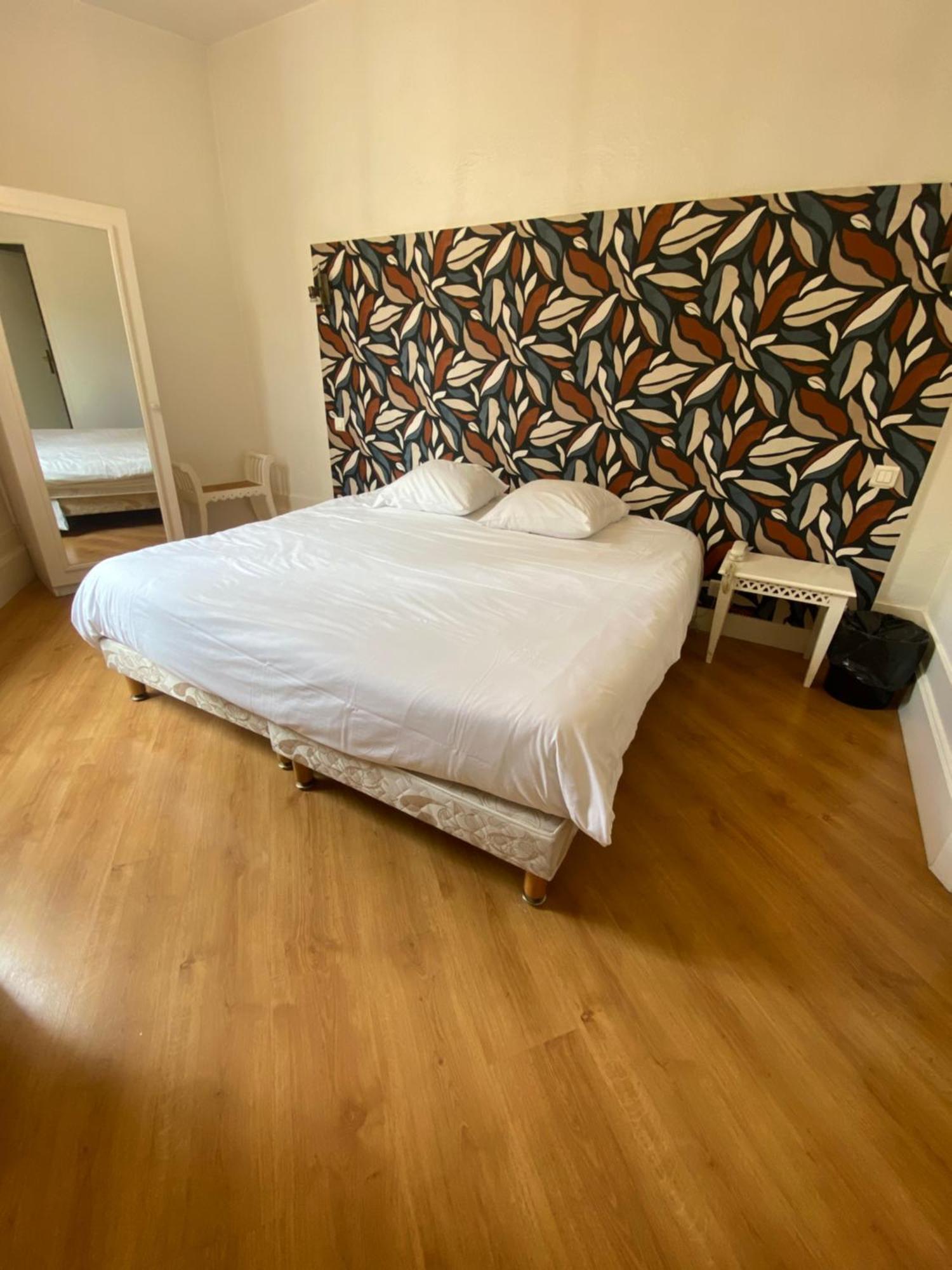 Logis Hotel De La Tour 利布尔讷 外观 照片
